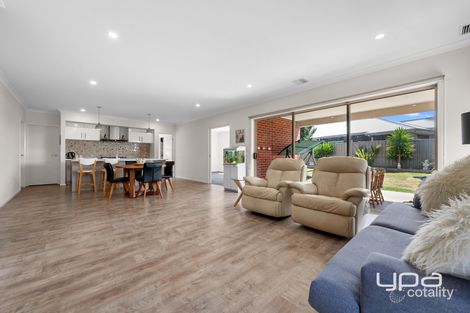 Property photo of 18 Fairbank Way Maddingley VIC 3340