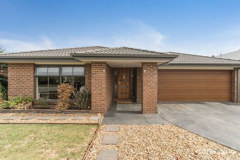 Property photo of 27 Malua Circuit Sandhurst VIC 3977