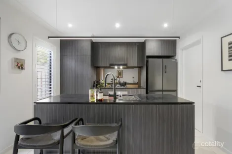 8/1 Ancora Cres, Hope Island, QLD 4212