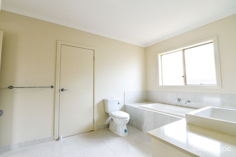 Property photo of 8 Travel Avenue Tarneit VIC 3029