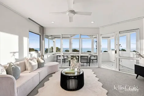 Property photo of 137 Beach Road Sandringham VIC 3191