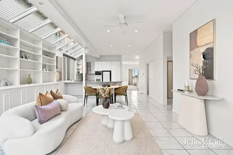 Property photo of 137 Beach Road Sandringham VIC 3191
