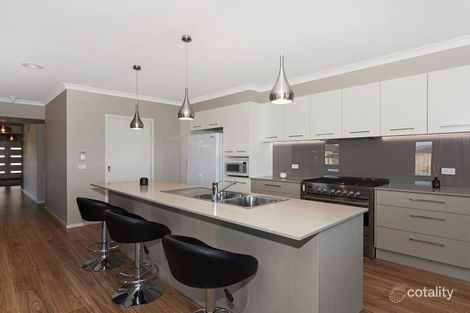 Property photo of 17 Halycon Bend Beveridge VIC 3753