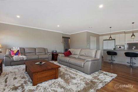 Property photo of 17 Halycon Bend Beveridge VIC 3753