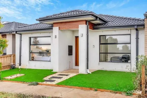 32 VIOLA DR, ROCKBANK, VIC 3335
