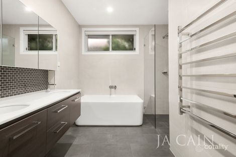 Property photo of 5 Rae Street Bentleigh East VIC 3165