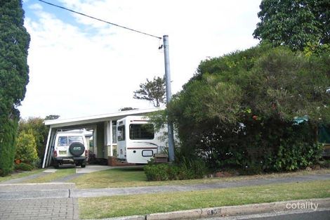 17 Benaud Cres, Warilla, NSW 2528