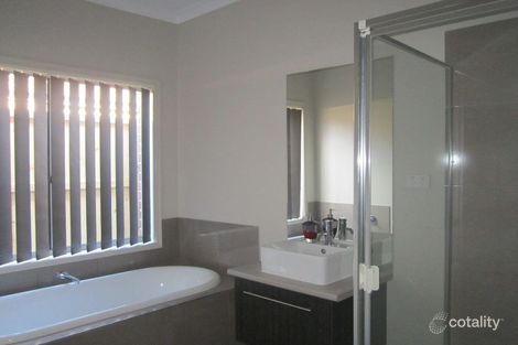 Property photo of 6 Brocker Street Clyde North VIC 3978