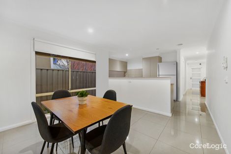 Property photo of 17 Naracoorte Drive Caroline Springs VIC 3023