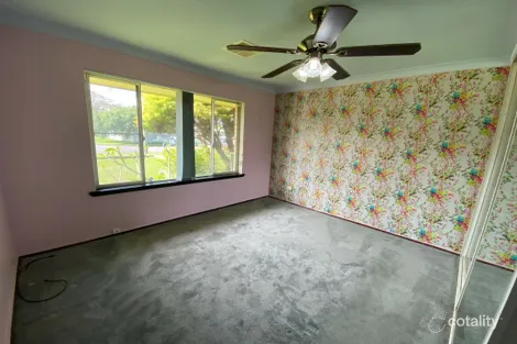 Property photo of 62 Kathleen White Crescent Killarney Vale NSW 2261