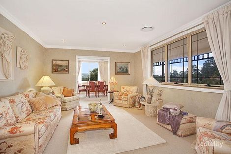 Property photo of 3 Thistle Glen Close Green Point NSW 2251