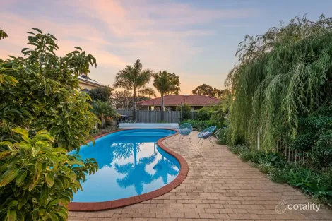 33 Gilbertson Rd, Kardinya, WA 6163