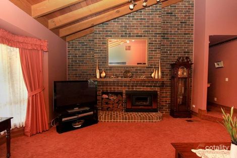 Property photo of 52 Wynarka Drive Hoppers Crossing VIC 3029