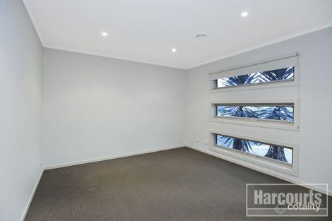 Property photo of 5 Mirabelle Street Pakenham VIC 3810