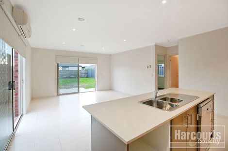Property photo of 5 Mirabelle Street Pakenham VIC 3810