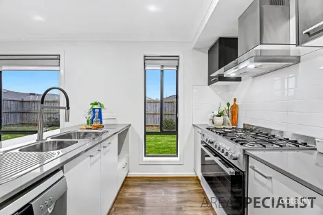 Property photo of 56 Spectrum Crescent Clyde North VIC 3978