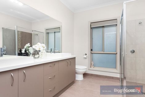 Property photo of 38 The Ridge Caroline Springs VIC 3023