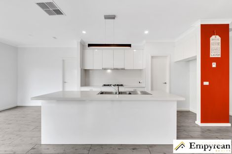 Property photo of 12 Rathdowne Drive Mickleham VIC 3064