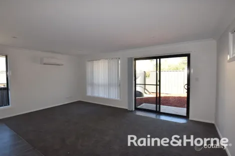 Property photo of 14 McCarron Place Orange NSW 2800