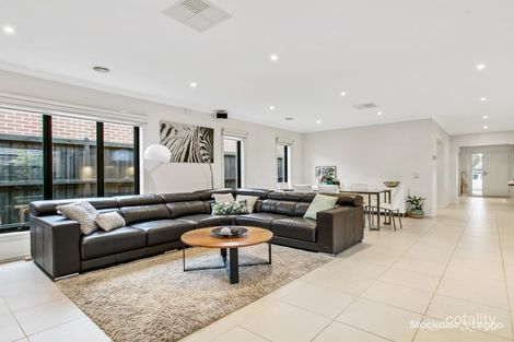 Property photo of 17 Valencia Circuit Cranbourne VIC 3977