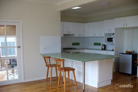 Property photo of 13 Park Crescent Oak Flats NSW 2529