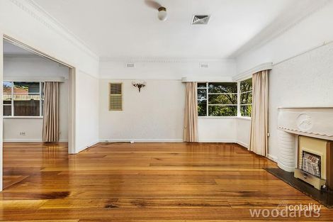 Property photo of 32 Eleebana Avenue Hughesdale VIC 3166