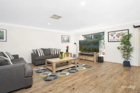 Property photo of 4 Emerald Terrace Werribee VIC 3030