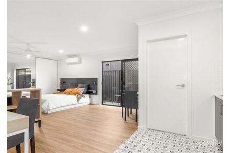 196 Randall Rd, Wynnum West, QLD 4178