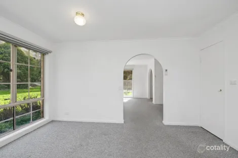 Property photo of 3/22 Yarunga Drive Kangaroo Flat VIC 3555