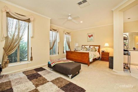 Property photo of 20 Netherton Place Caroline Springs VIC 3023