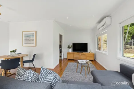 Property photo of 8 Opala Avenue Wyoming NSW 2250