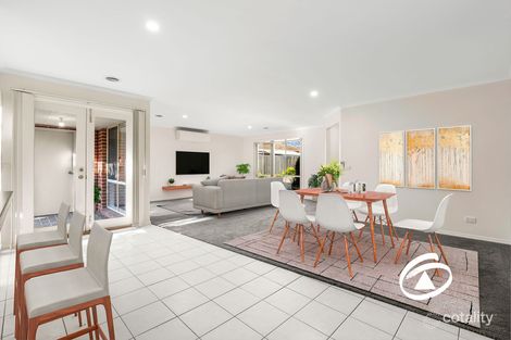 Property photo of 2/40 Ambleside Crescent Berwick VIC 3806