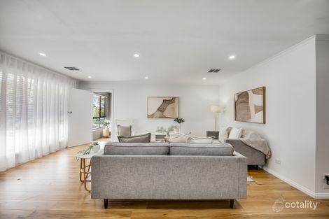Property photo of 3 Bennett Close Aberfoyle Park SA 5159