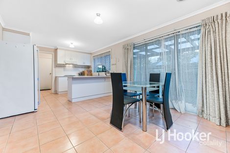 Property photo of 10 Shetland Court Pakenham VIC 3810