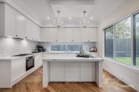 Property photo of 25 Knights Drive Glen Waverley VIC 3150