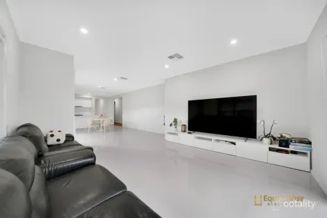 Property photo of 12 Perceval Place Mambourin VIC 3024
