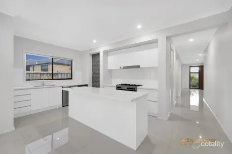 Property photo of 12 Perceval Place Mambourin VIC 3024
