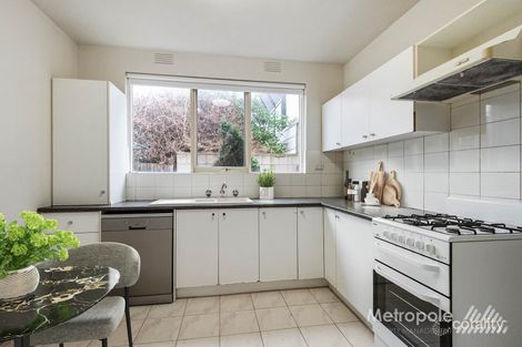 Property photo of 3/2 Irymple Avenue St Kilda VIC 3182