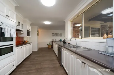 Property photo of 8 The Boulevarde Armidale NSW 2350