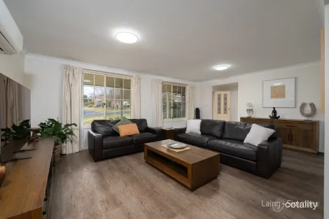Property photo of 8 The Boulevarde Armidale NSW 2350