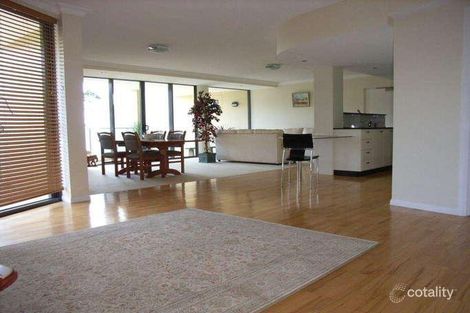 Property photo of 4/36 Prince Edward Parade Redcliffe QLD 4020