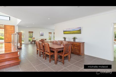 Property photo of 5 Roberts Court Brookfield QLD 4069