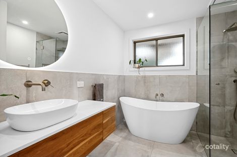 Property photo of 1 Raydon Court Grovedale VIC 3216