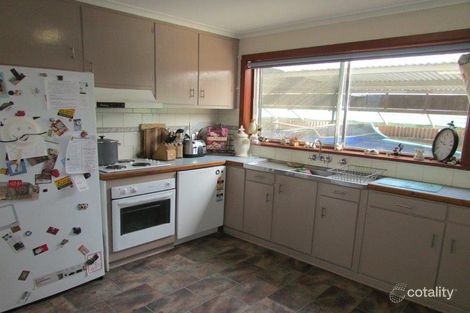 Property photo of 8 Craig Avenue Warracknabeal VIC 3393