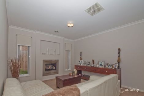 Property photo of 16 Focal Road Werribee VIC 3030