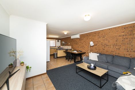 Property photo of 4/15 McKeahnie Street Crestwood NSW 2620