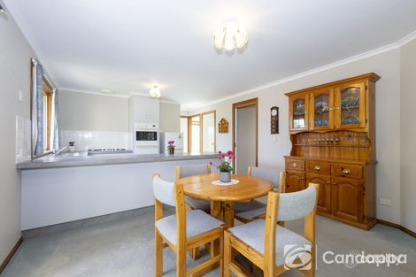 Property photo of 17 Flax Mill Close Drouin VIC 3818