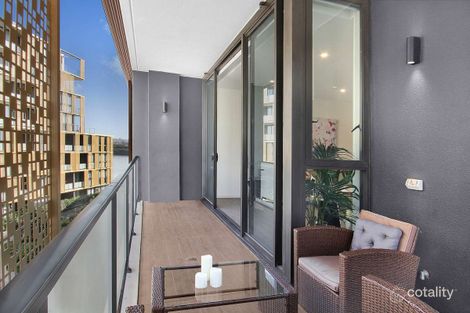 821/1b Burroway Rd, Wentworth Point, NSW 2127