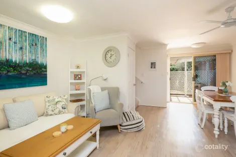 Property photo of 1/37 Victor Avenue Paradise Point QLD 4216