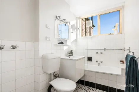 Property photo of 11/23 The Avenue Windsor VIC 3181